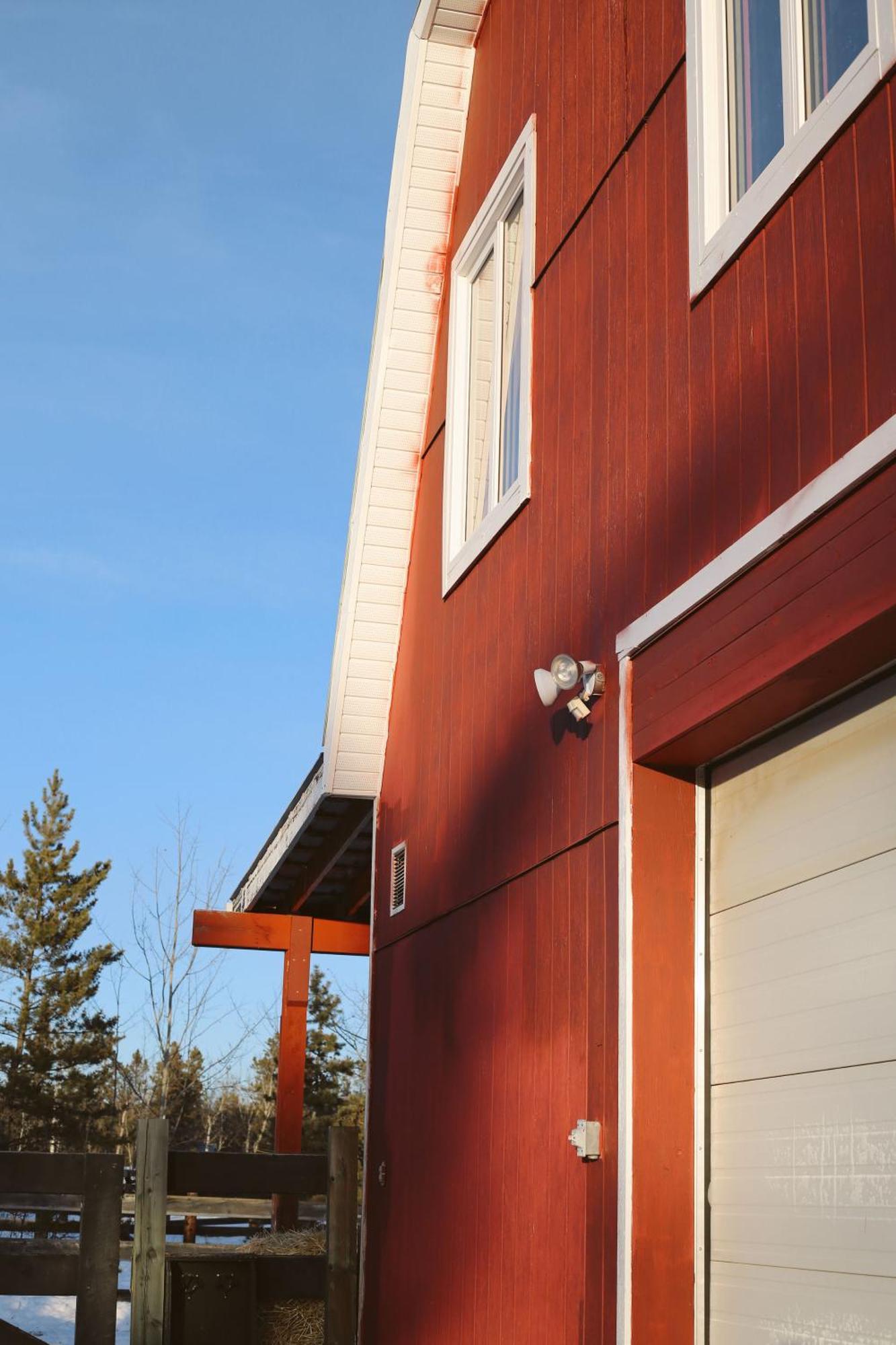 The Big Red Barn Apartment Whitehorse Bagian luar foto